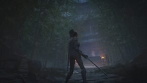 A-screenshot-of-Wuchang-holding-a-Longsword-in-Wuchang-Fallen-Feathers-scaled
