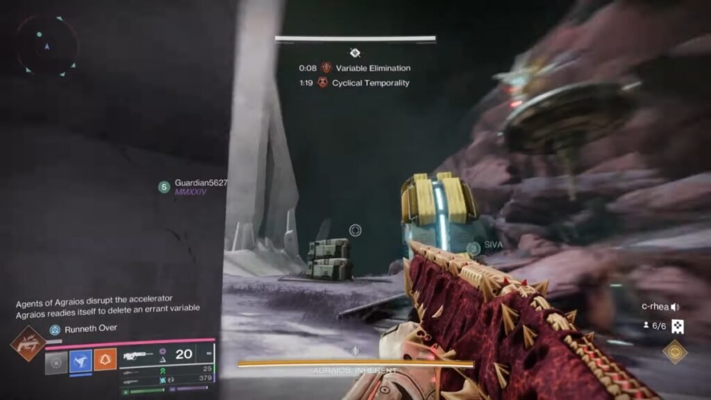 Araigos gazing on the player in The Desert Perpetual raid