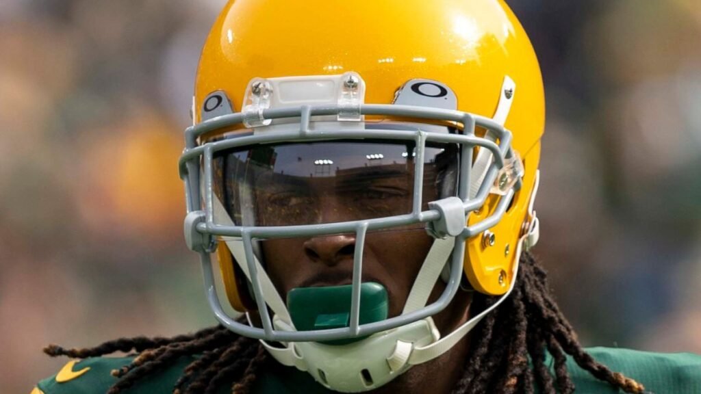 Davante Adams playing football