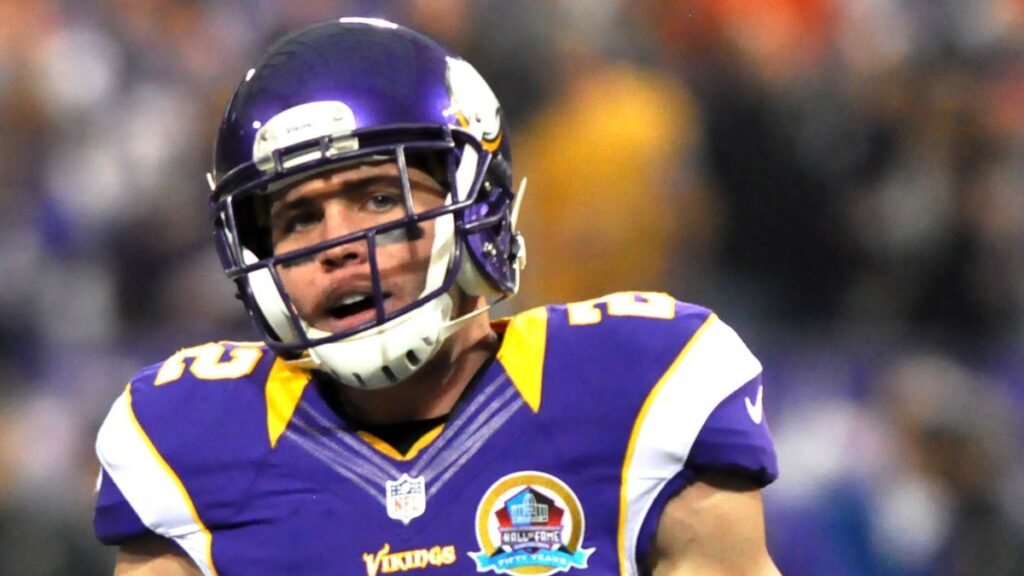 Harrison Smith playing football