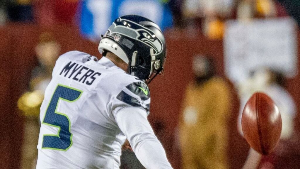 Jason Myers playing football