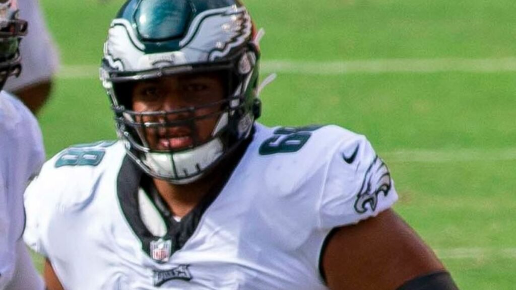 Jordan Mailata playing football