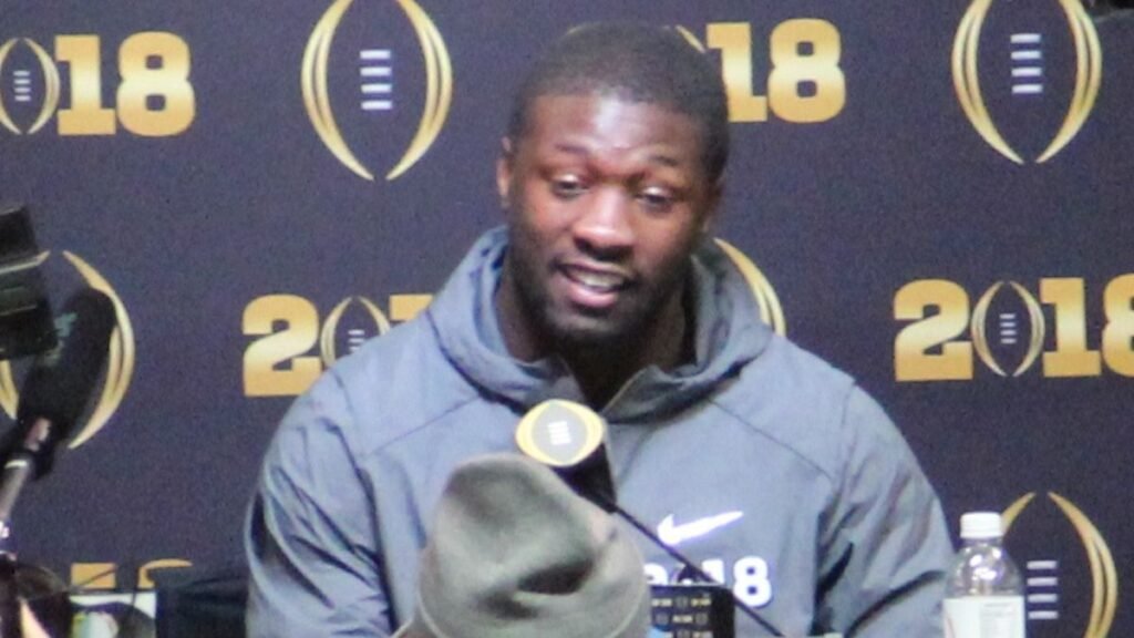 Roquan Smith in an NFL conference