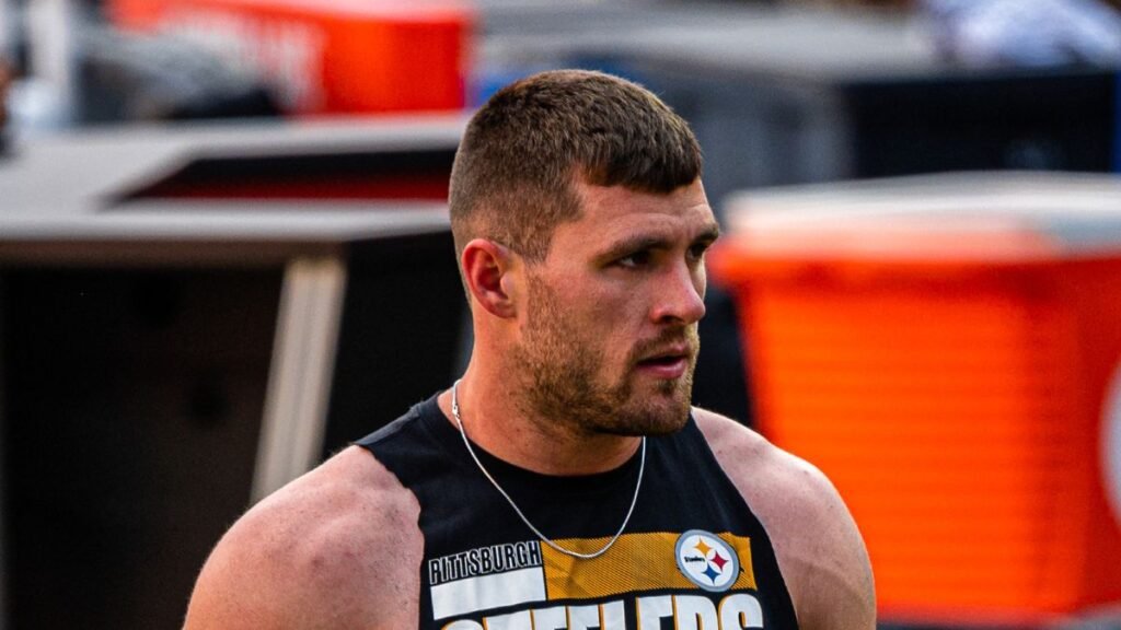 TJ Watt playing football