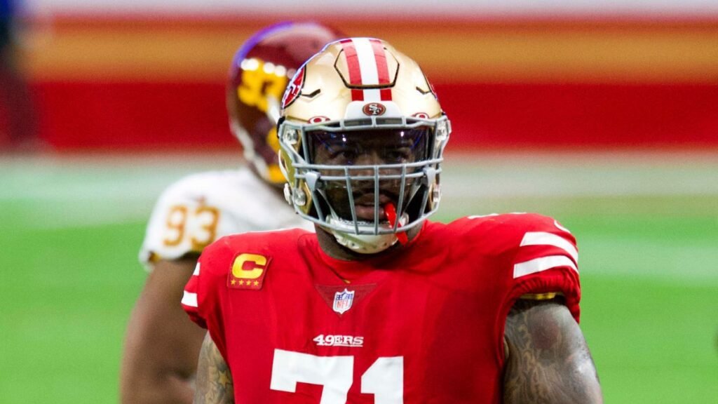 Tyreek Hill playing Football