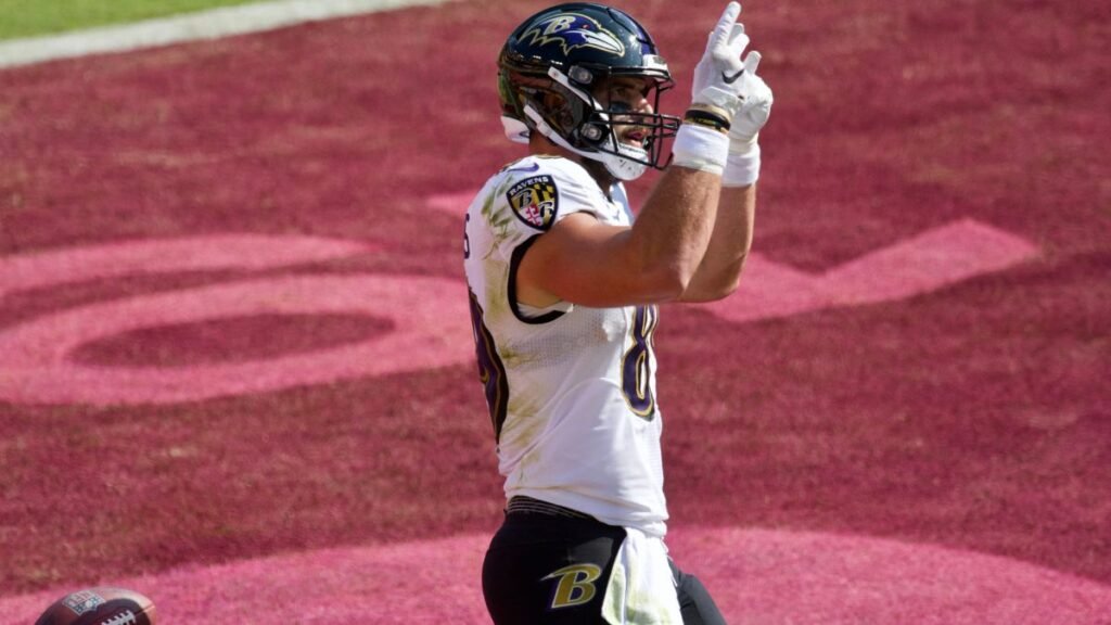 mark Andrews playing football