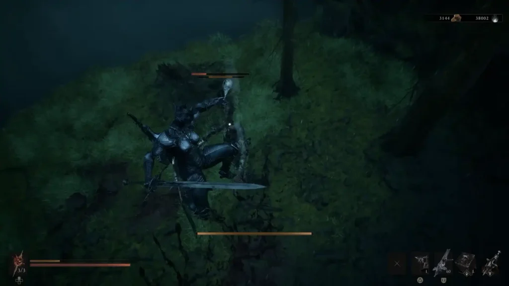 Image of player fighting an enemy in Mortal Shell 2
